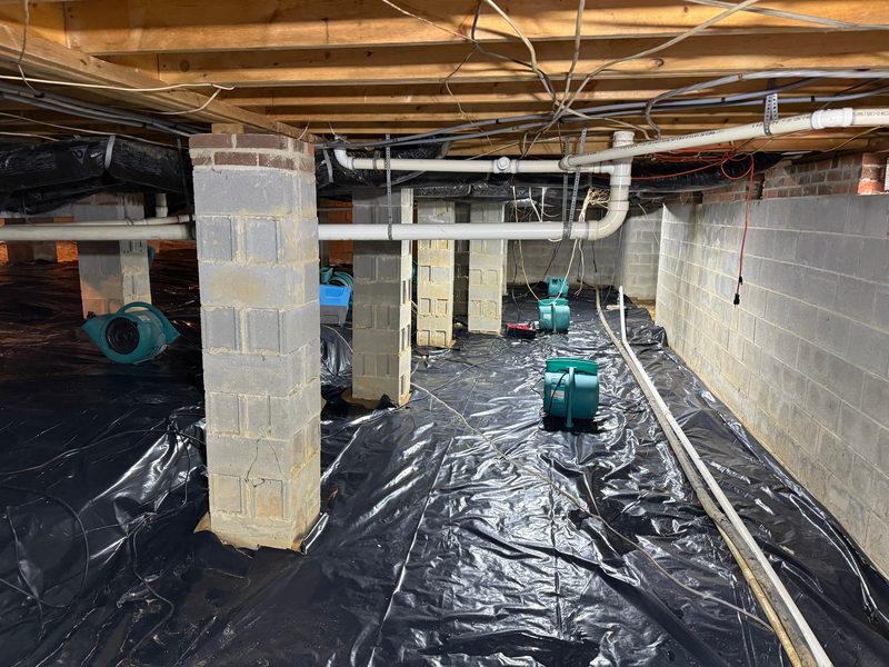 Crawlspace water damage drying